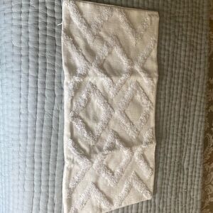 NEW! modern beige /white pillowcase.  Throw Pillow Covers 12 x 24.